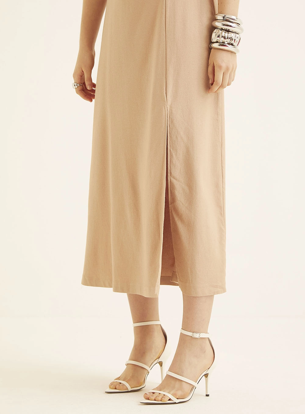 Vestido Midi Comfort Com Fenda Bege 3