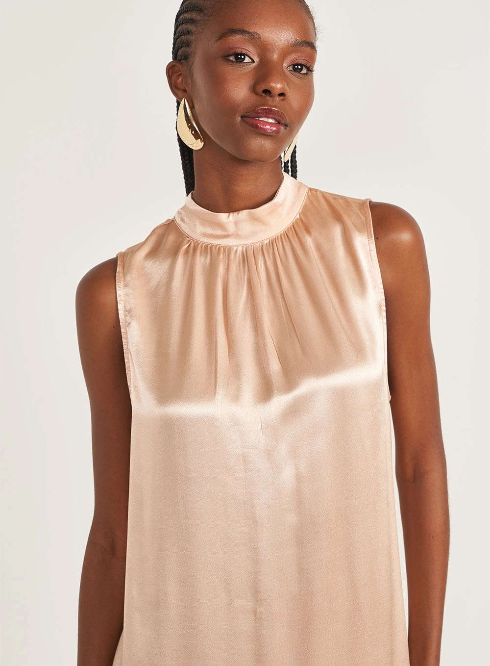 Vestido Solto Comfort Acetinado Bege