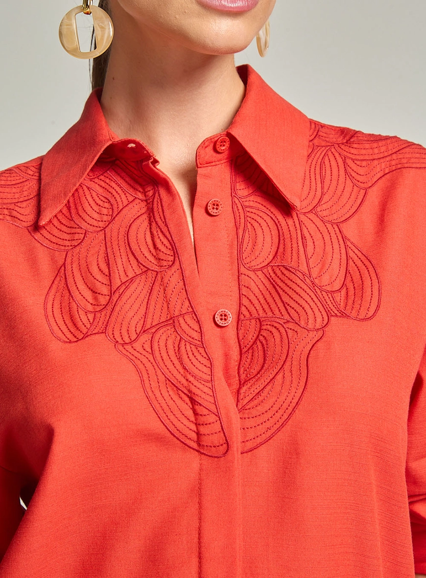 Camisa Feminina Comfort Bordada Vermelho 3