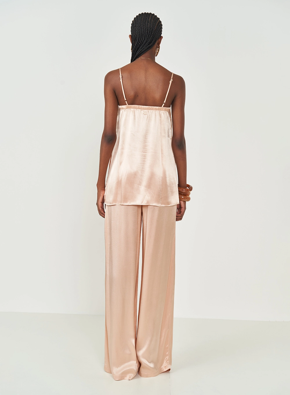 Blusa Alongada Com Alças Finas Bege