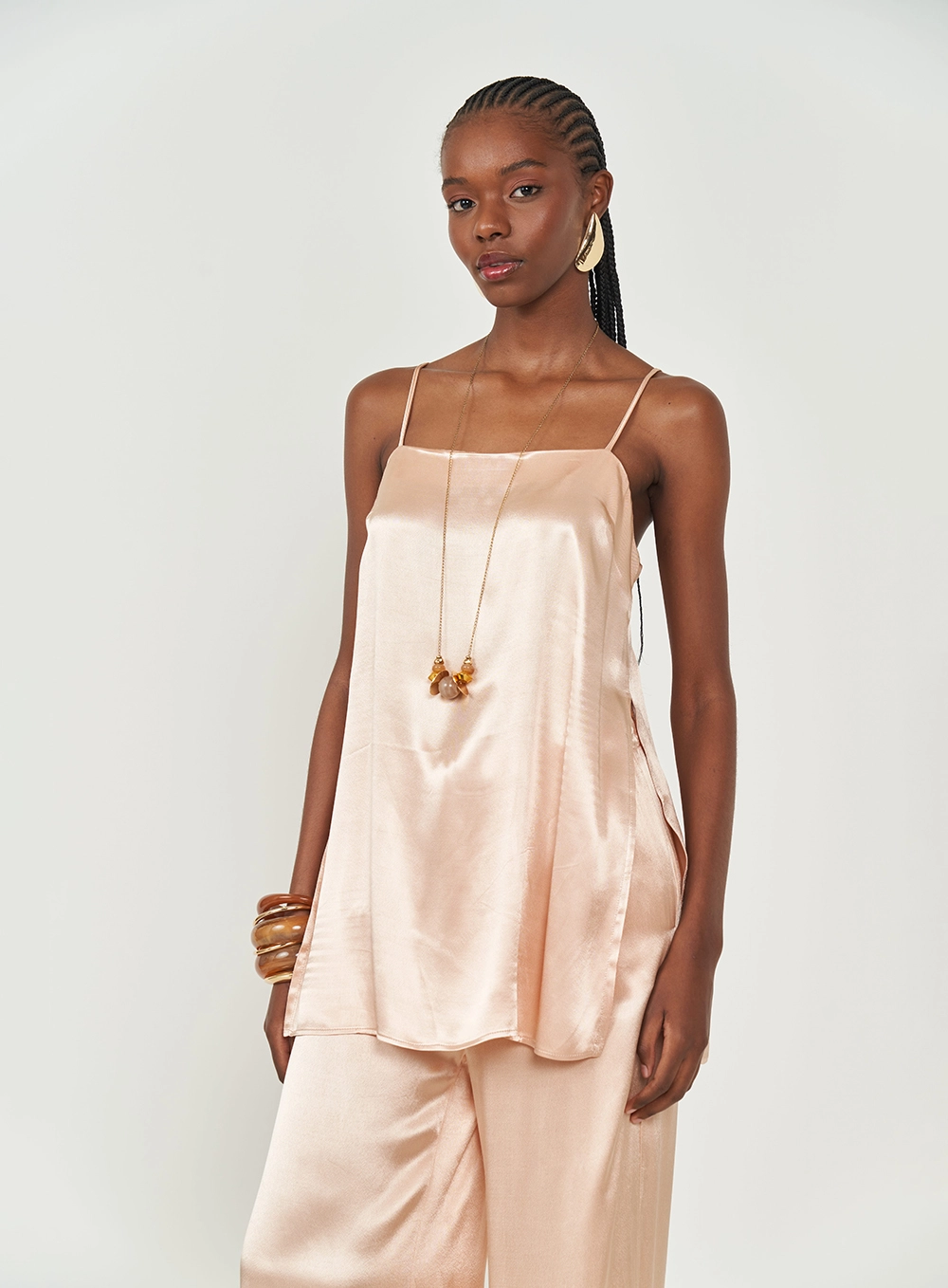 Blusa Alongada Com Alças Finas Bege