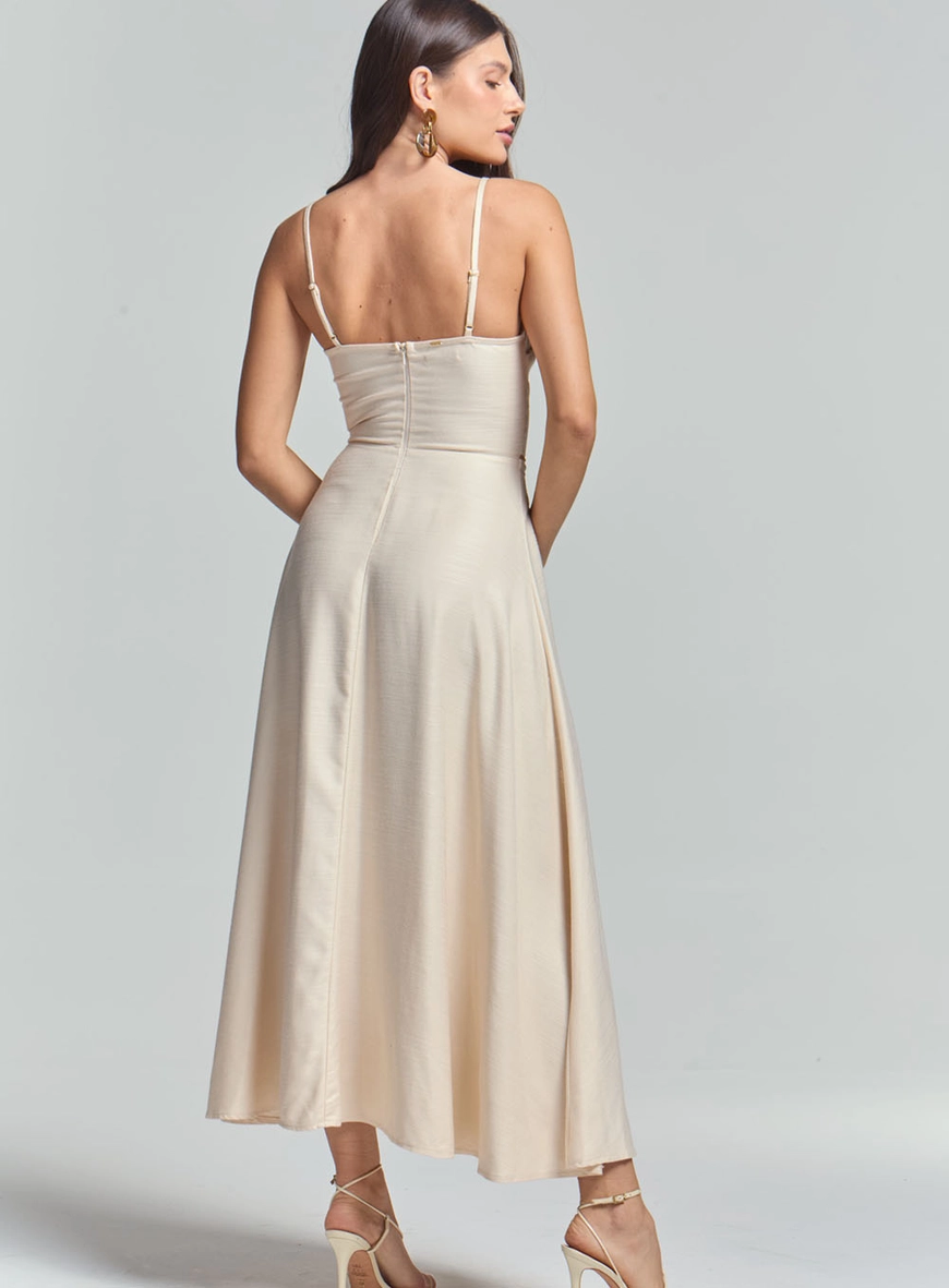 Vestido Midi Godê Com Decote Coração Bege 4