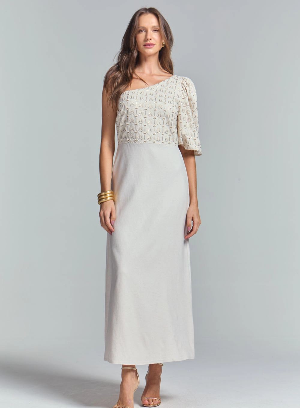Vestido Midi Evasê Ombro Só Com Detalhe Bordado Bege 2