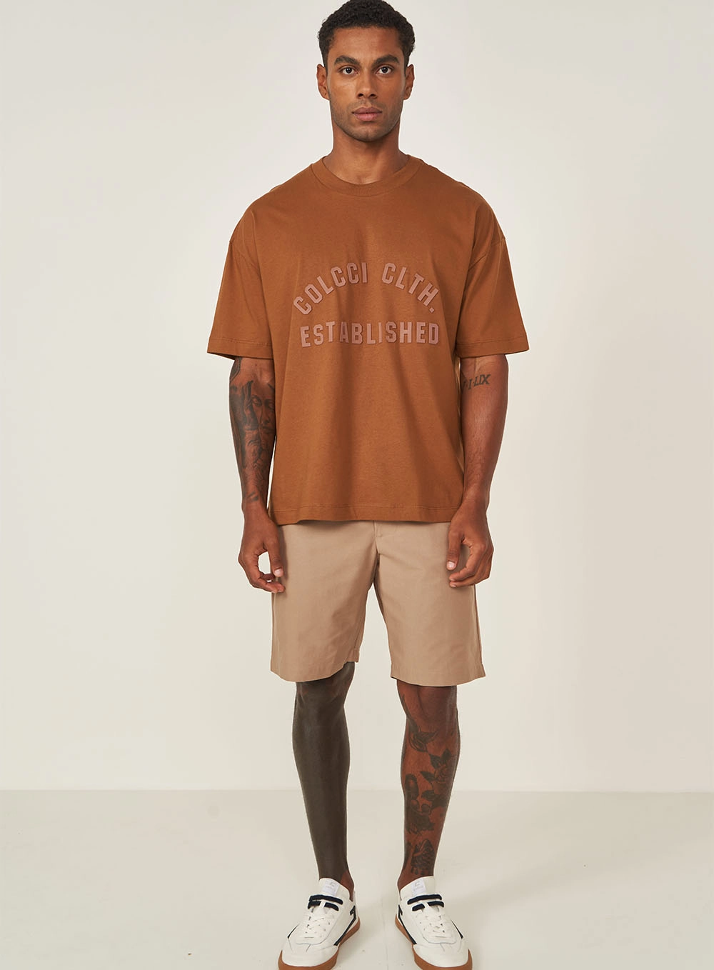 Camiseta Masculina Estampada Manga Curta Oversized Marrom