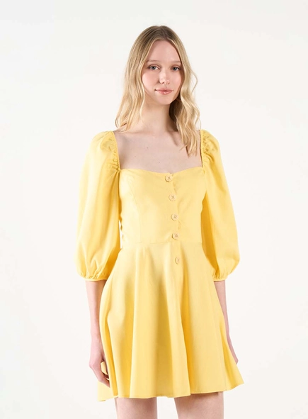 Vestido Curto Godê Mangas Amplas