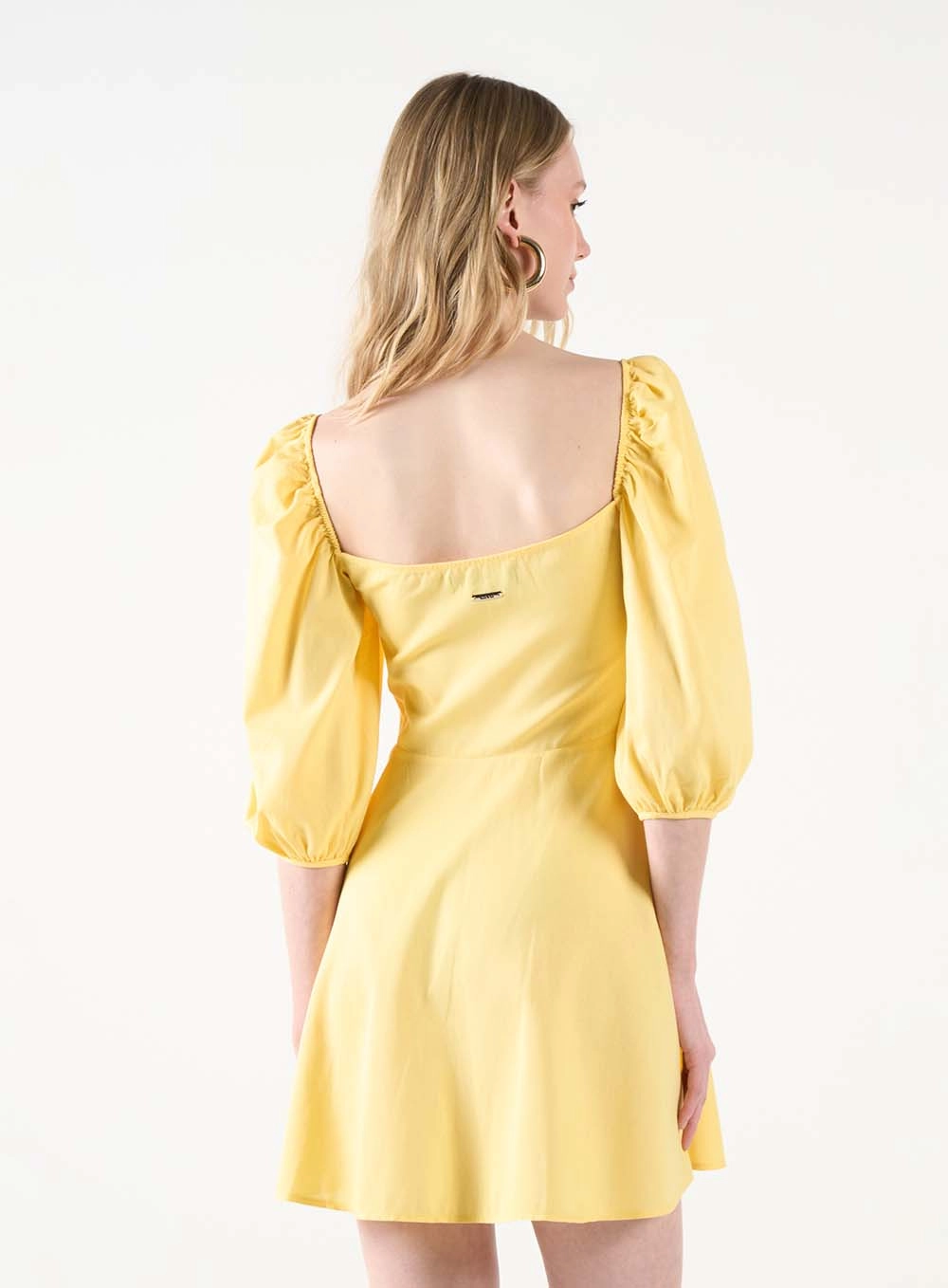 Vestido Curto Godê Mangas Amplas Amarelo 3