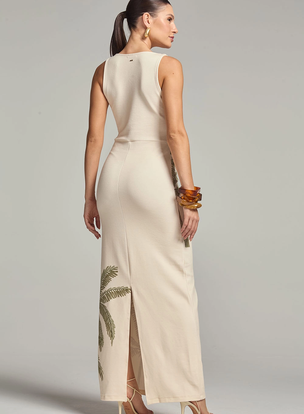 Vestido Longo Estampado Com Decote V E Fenda Bege 4