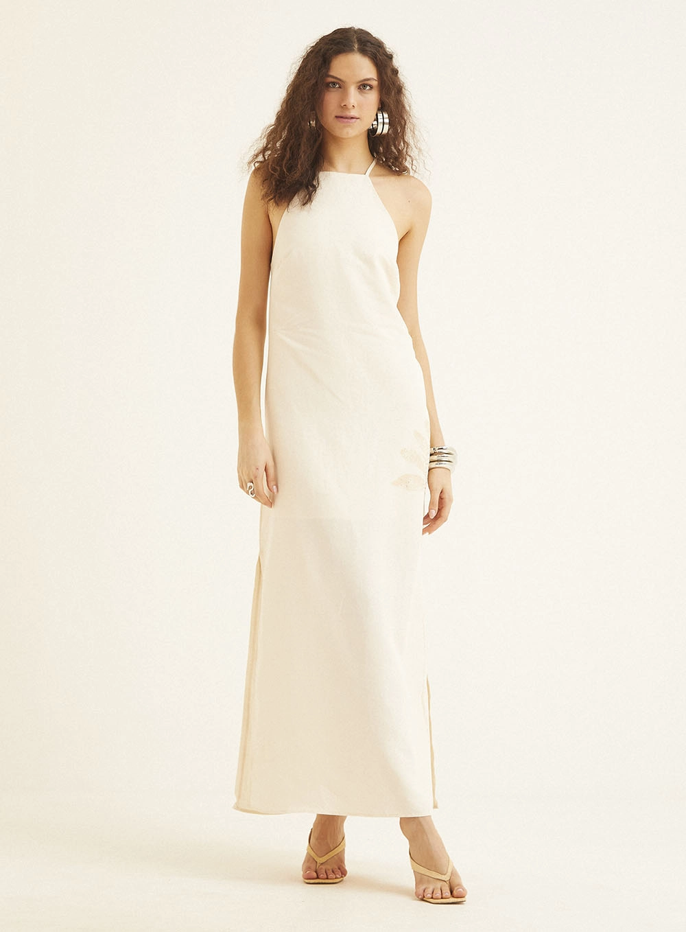Vestido Longo Estampado Com Aplicação Bege 2
