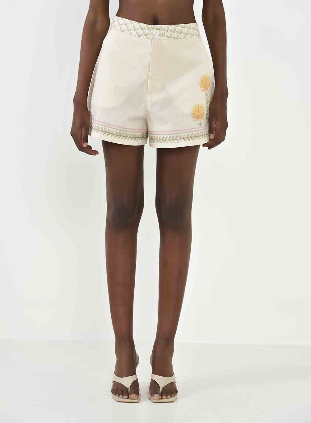 Short Joana Com Estampa Bege