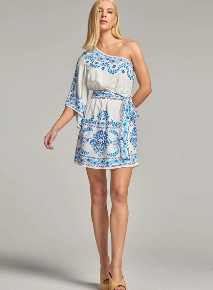 Vestido Curto Estampado Um Ombro Só Faixa Cintura