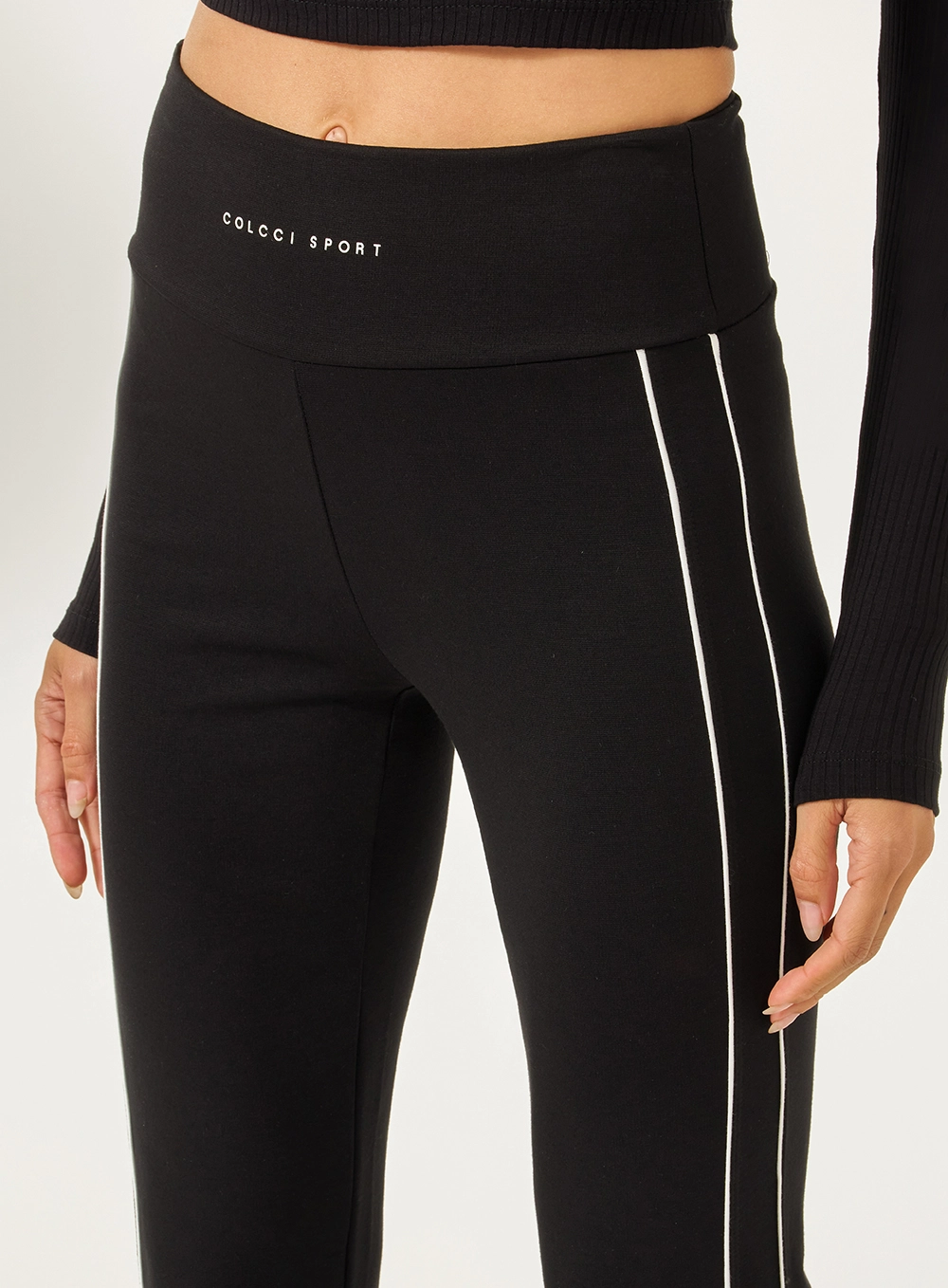 Calça Perfect Fit Flare Com Listras Laterais Preto