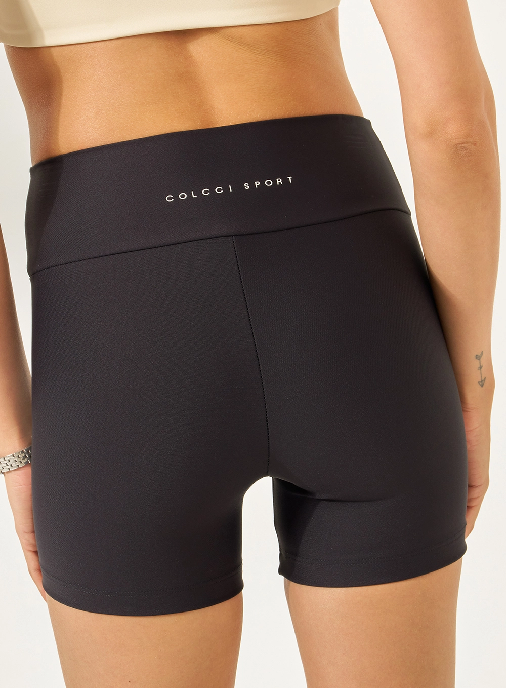 Bermuda Perfect Fit Com Detalhe Em Logo Preto