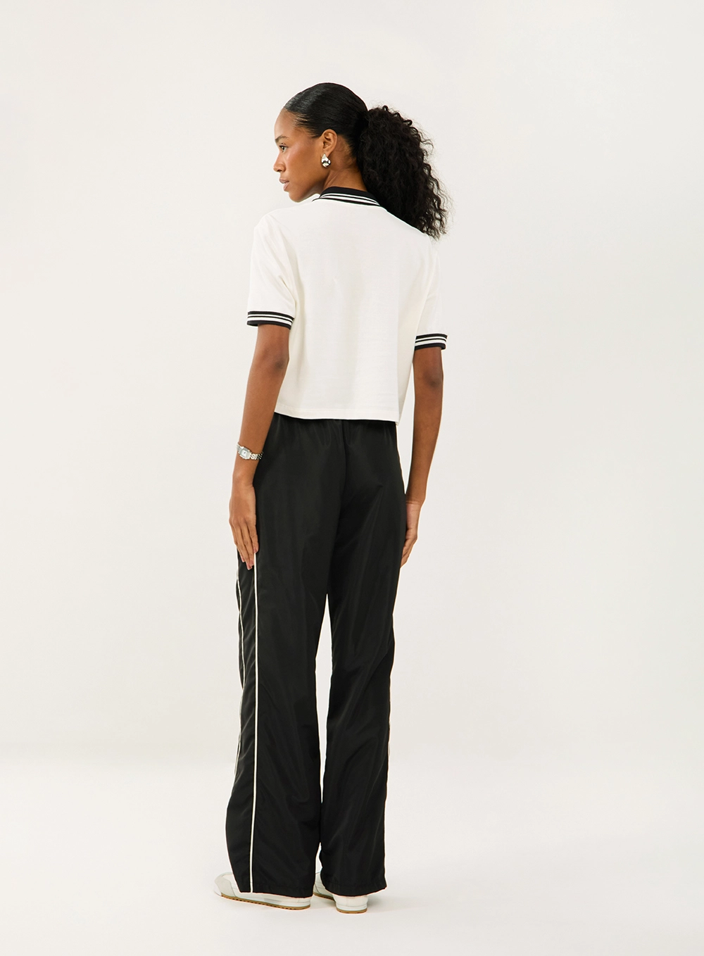 Polo Comfort Com Detalhe Em Listras Off