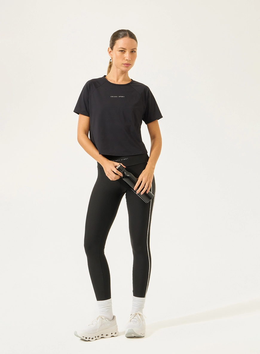 Camiseta Cropped Com Aplicação De Logo