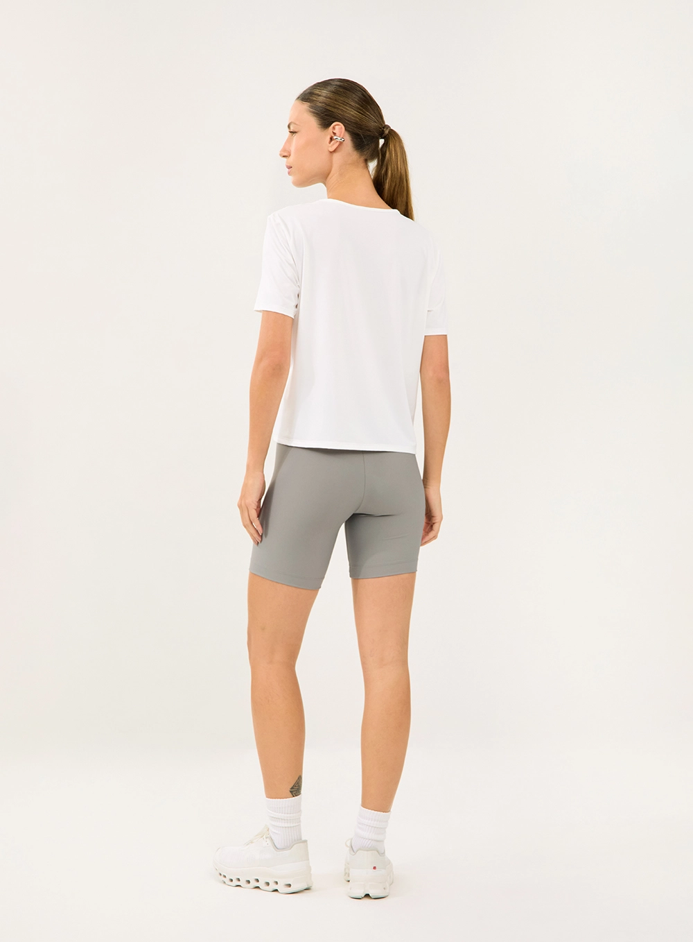 Camiseta Comfort Cut Out Off
