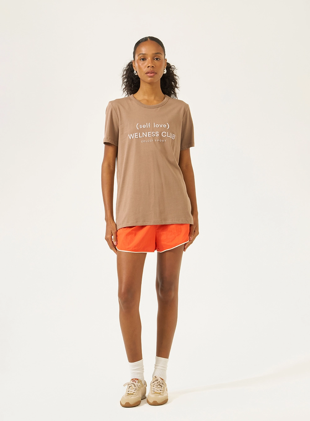 Camiseta Comfort Com Estampa Welness Club Marrom