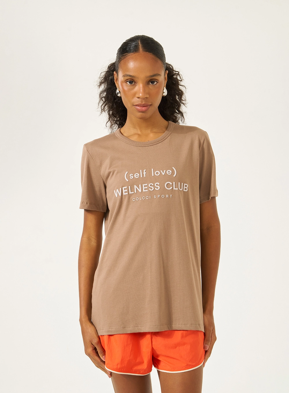 Camiseta Comfort Com Estampa Welness Club Marrom