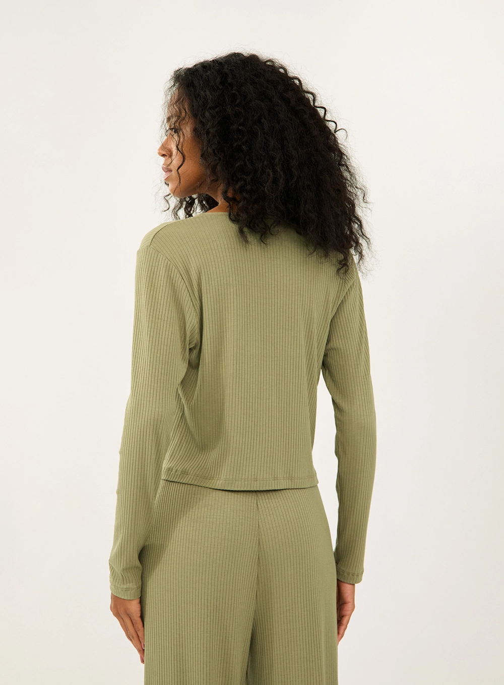Blusa Canelada Manga Longa Abertura Frontal Verde