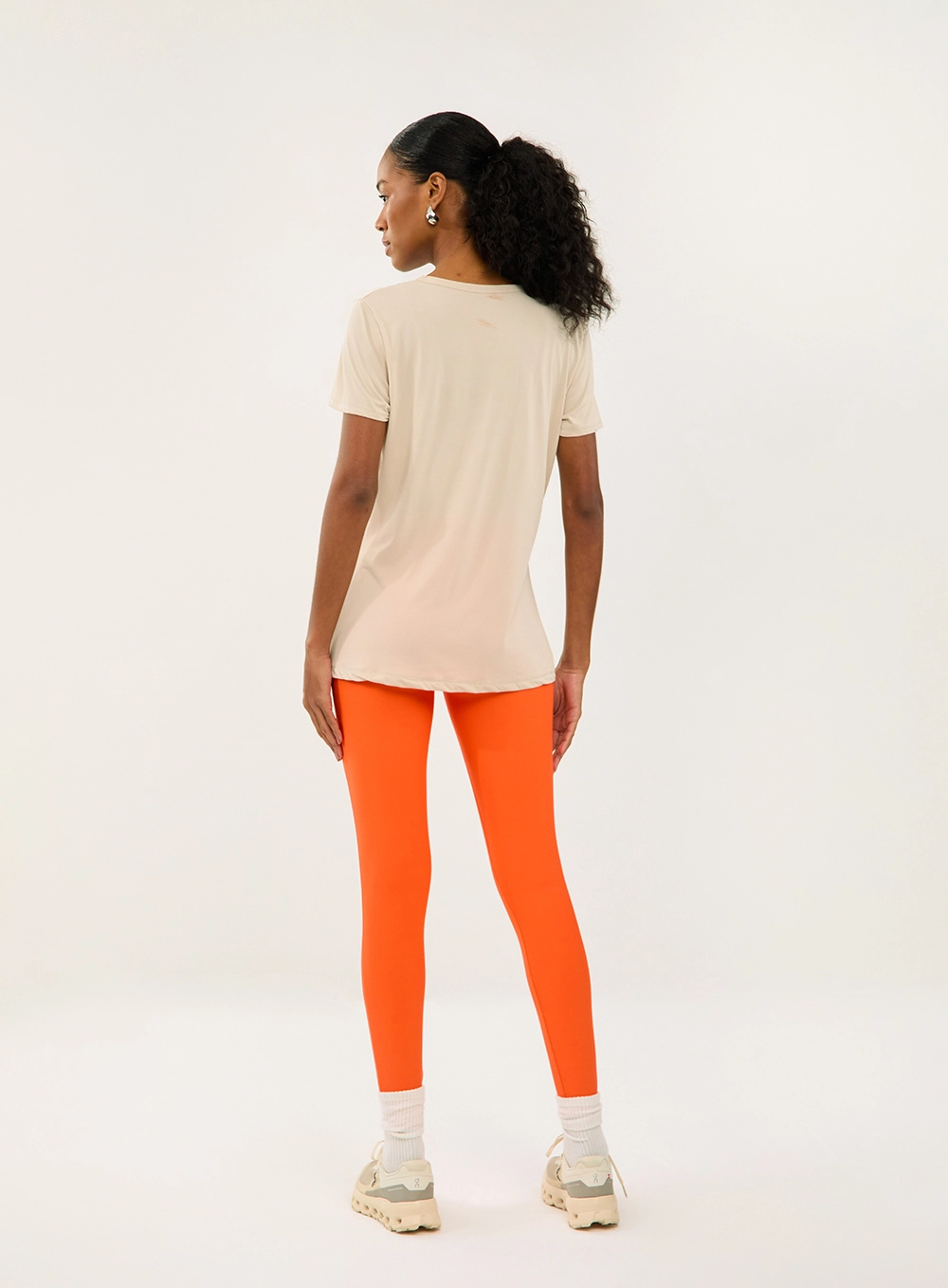 Blusa Comfort Fit Basic Bege