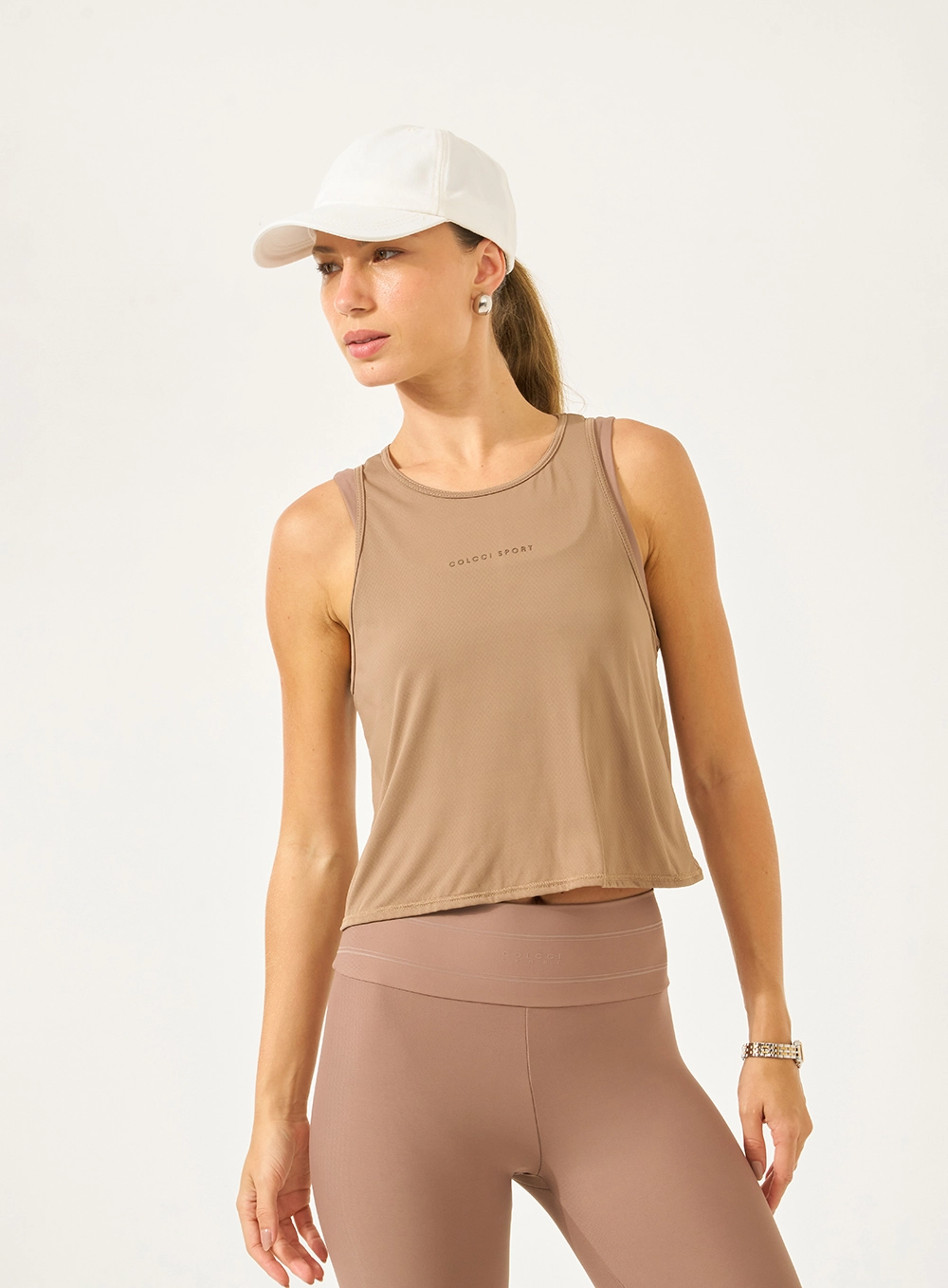 Regata Esportiva Comfort Encurtada Marrom