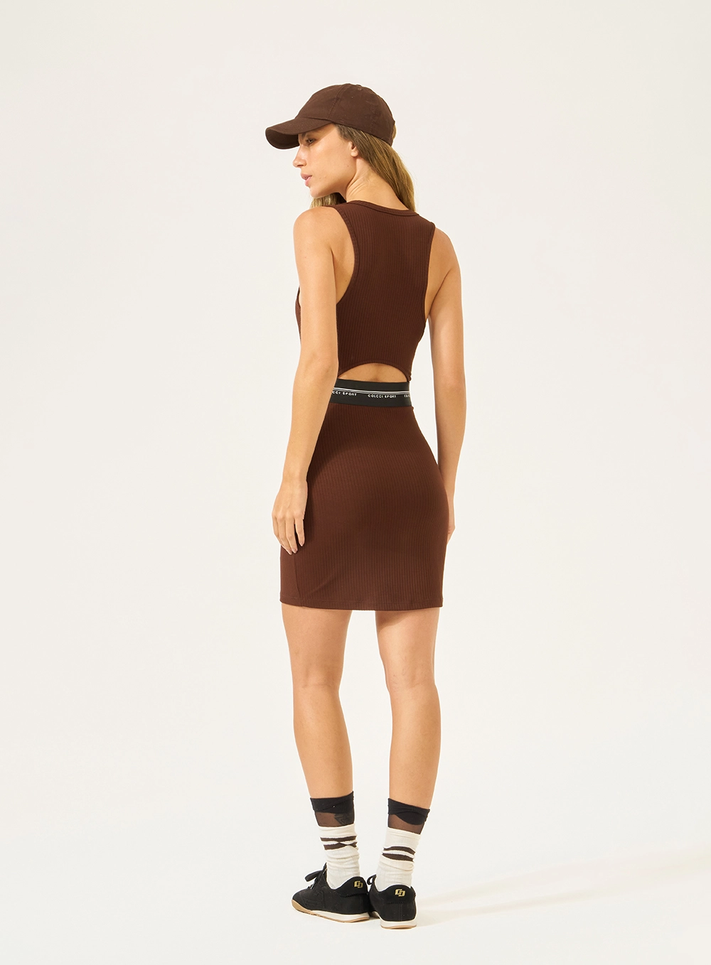 Vestido Slim Canelado Com Elástico Costas Marrom