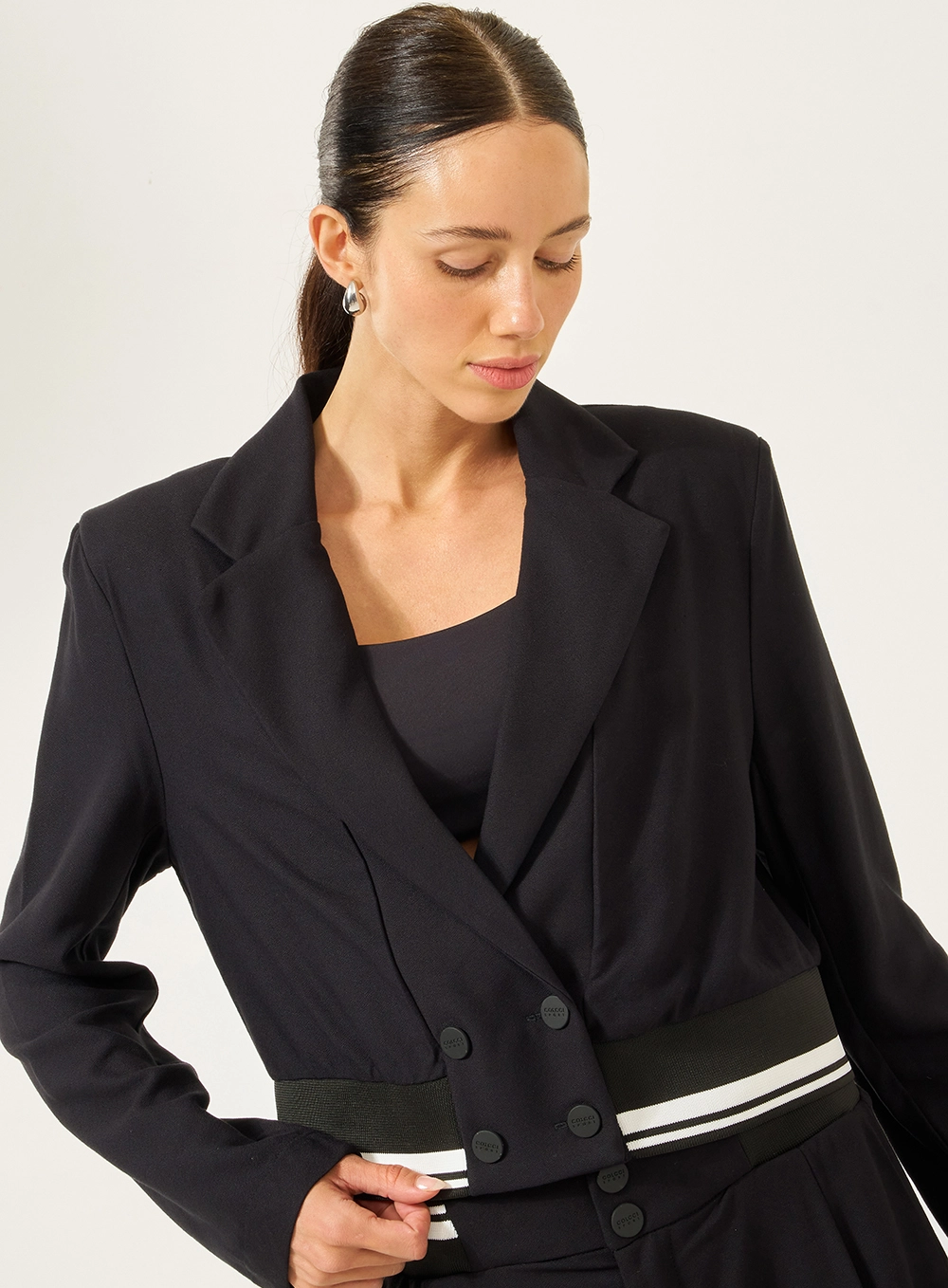Blazer Reto Em Alfaiataria Com Detalhe Em Listras Preto