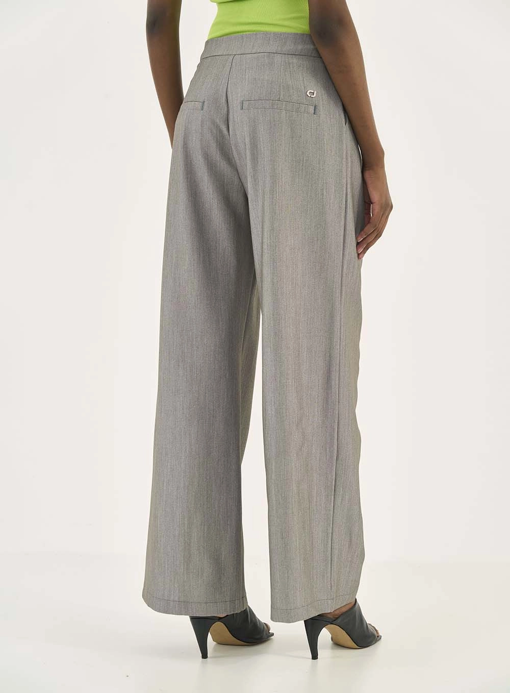 Calça Wide Leg Alfaiataria Cinza