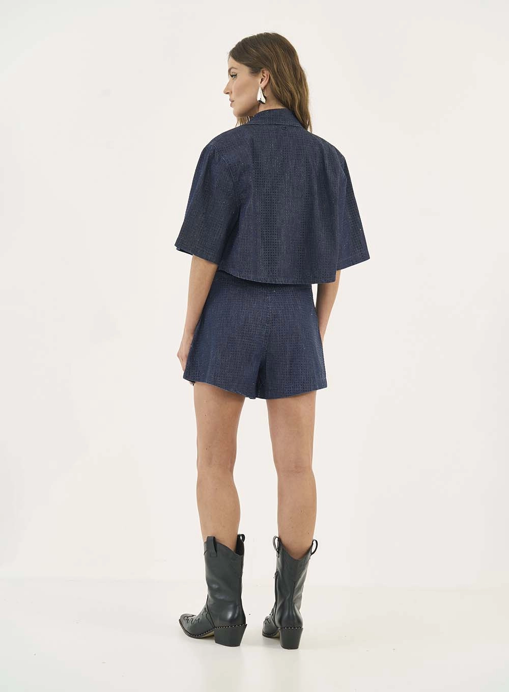 Short Jeans Dubai Com Aplicação Índigo