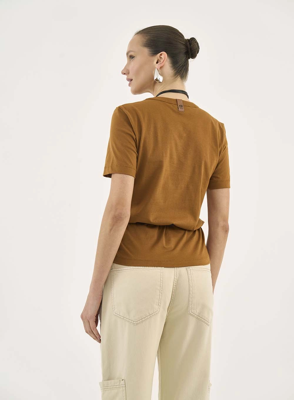 Camiseta Comfort Com Estampa Marrom