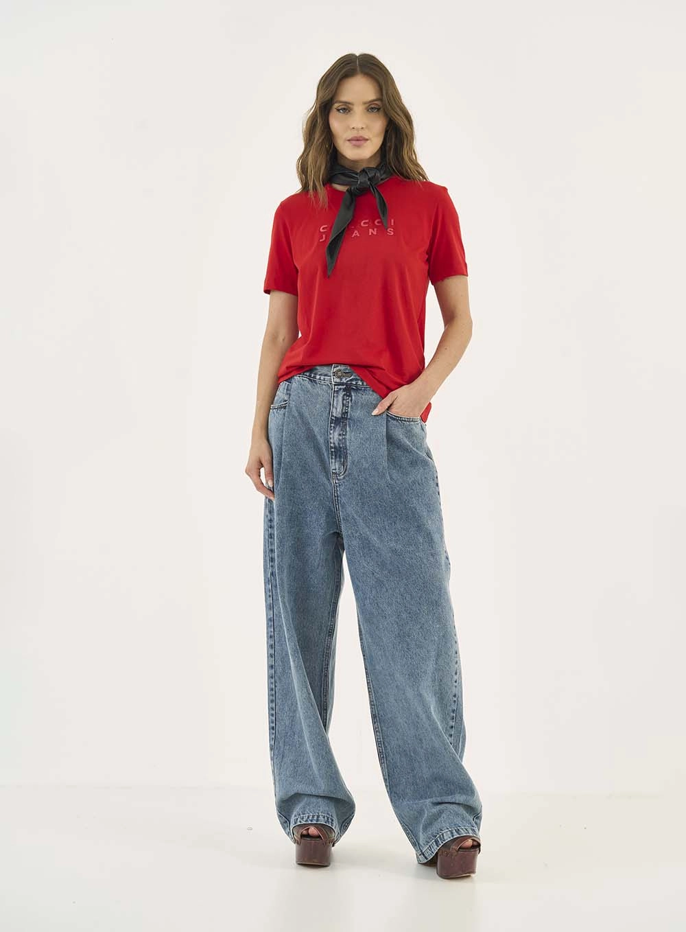 Camiseta Comfort Com Estampa Em Logo Vermelho