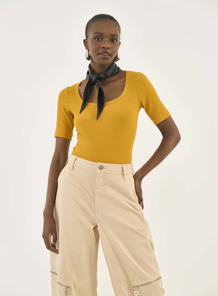 Blusa Canelada Slim