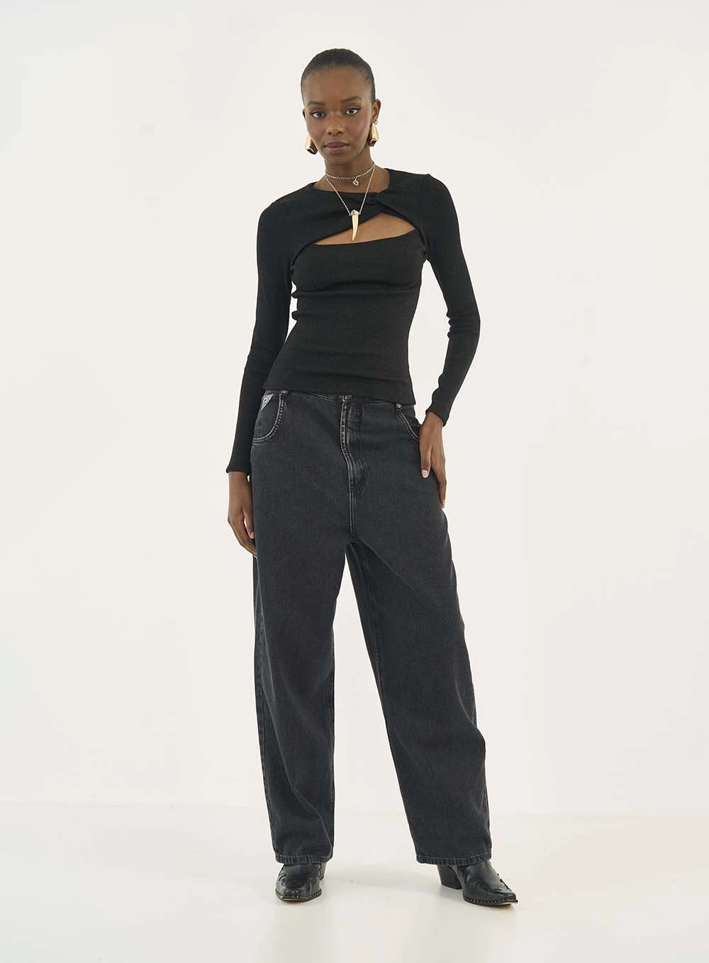 Blusa Slim Cut Out Com Torção Preto