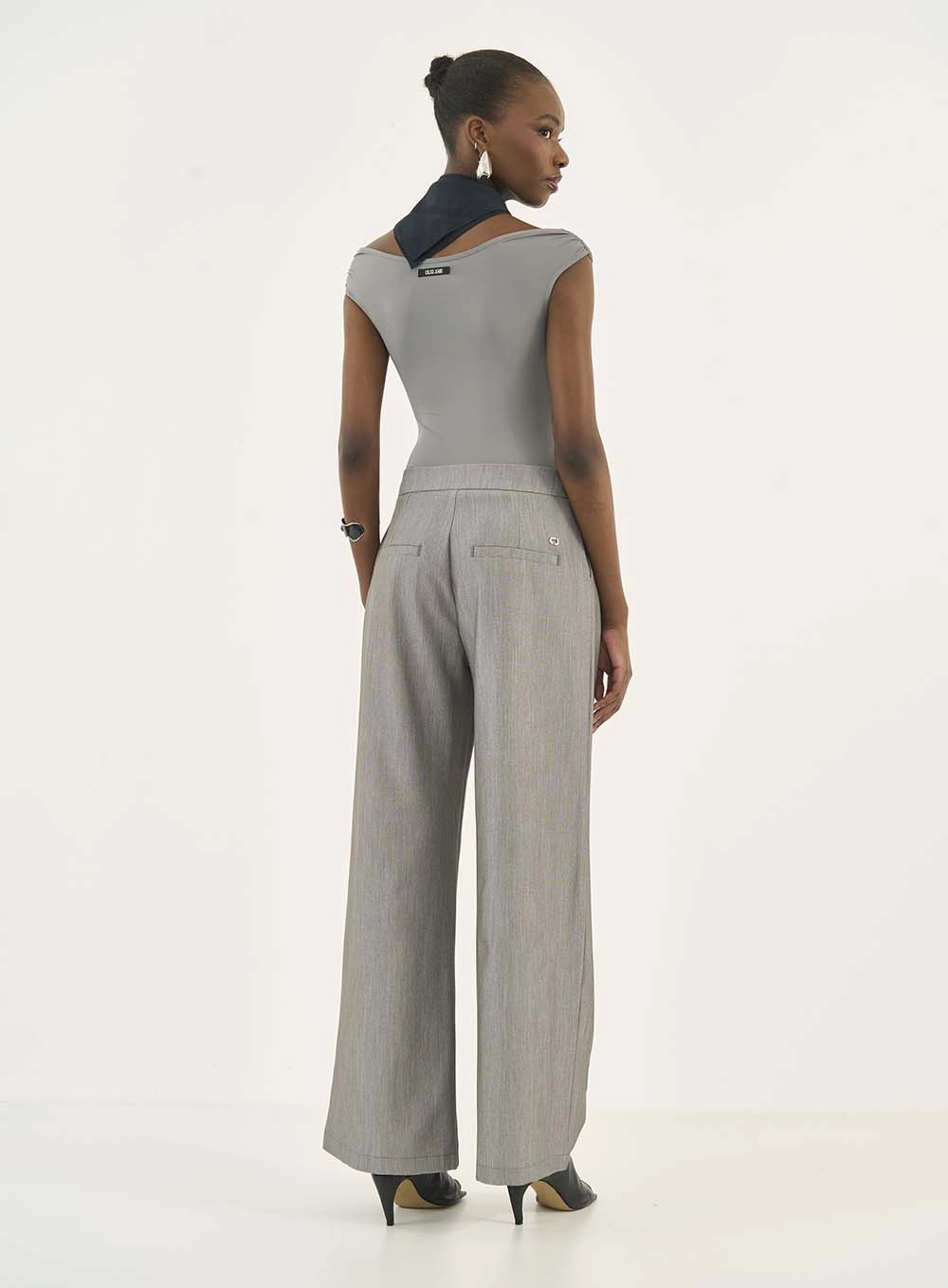 Blusa Slim Com Torção Cinza