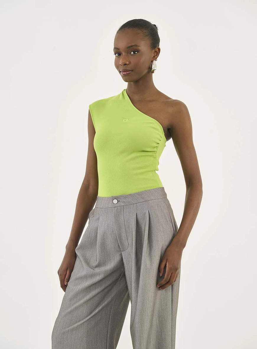 Blusa Slim Assimétrica Com Franzido Lateral