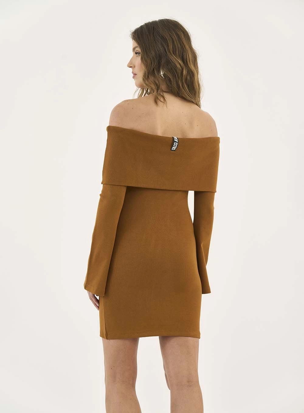 Vestido Canelado Ombro A Ombro Com Sobreposição Marrom