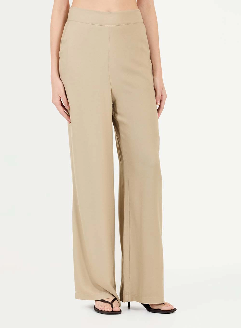 Calça Reta Com Elástico Comfort Wide Bege 3