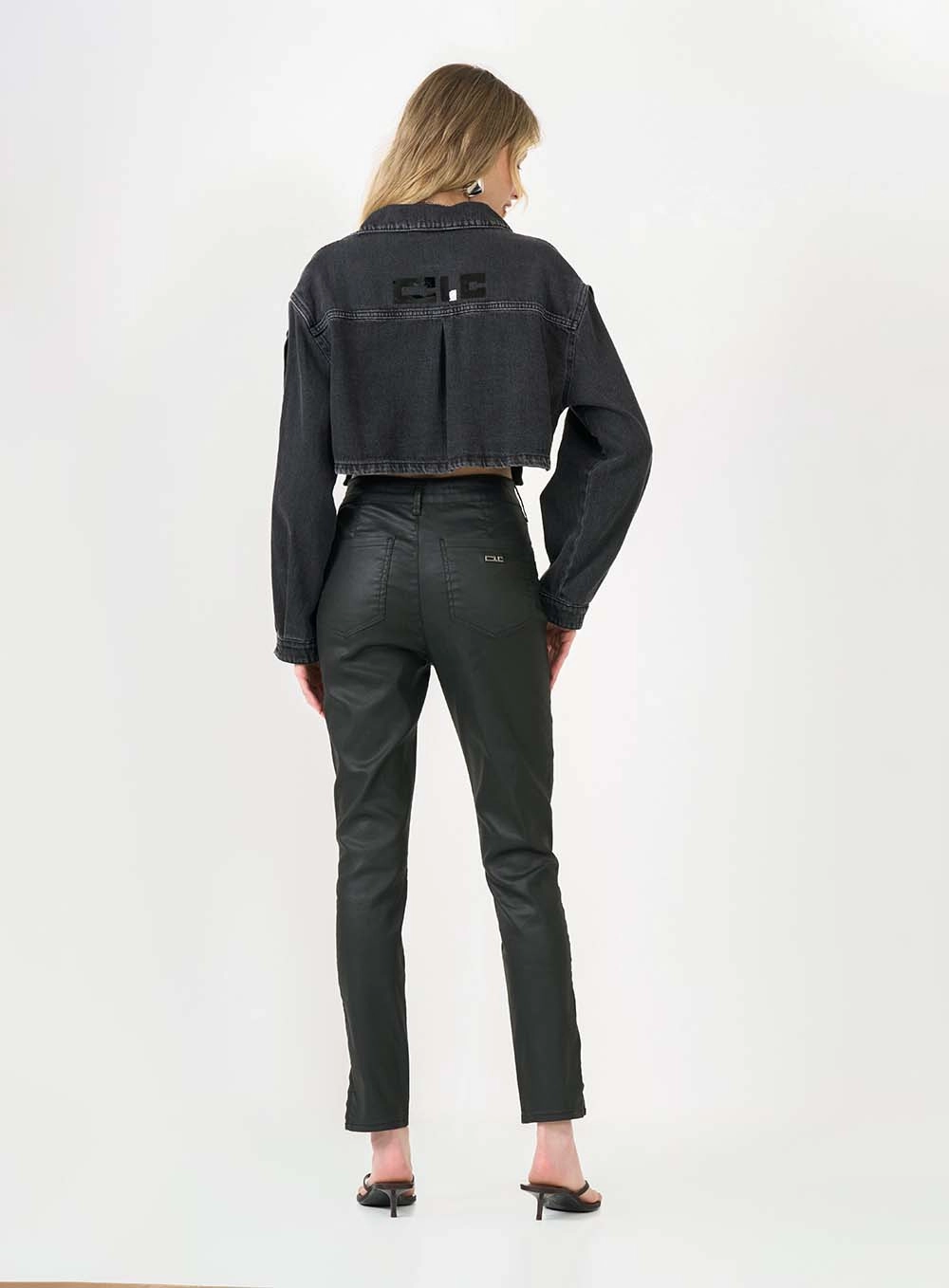 Calça Sarja Skinny Alta Resinada Preto 2