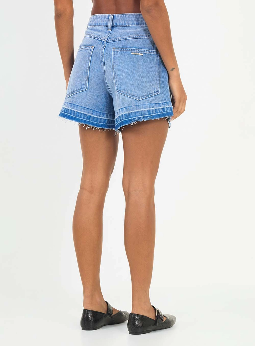 Short Jeans Médio Com Barra Fio Índigo 4
