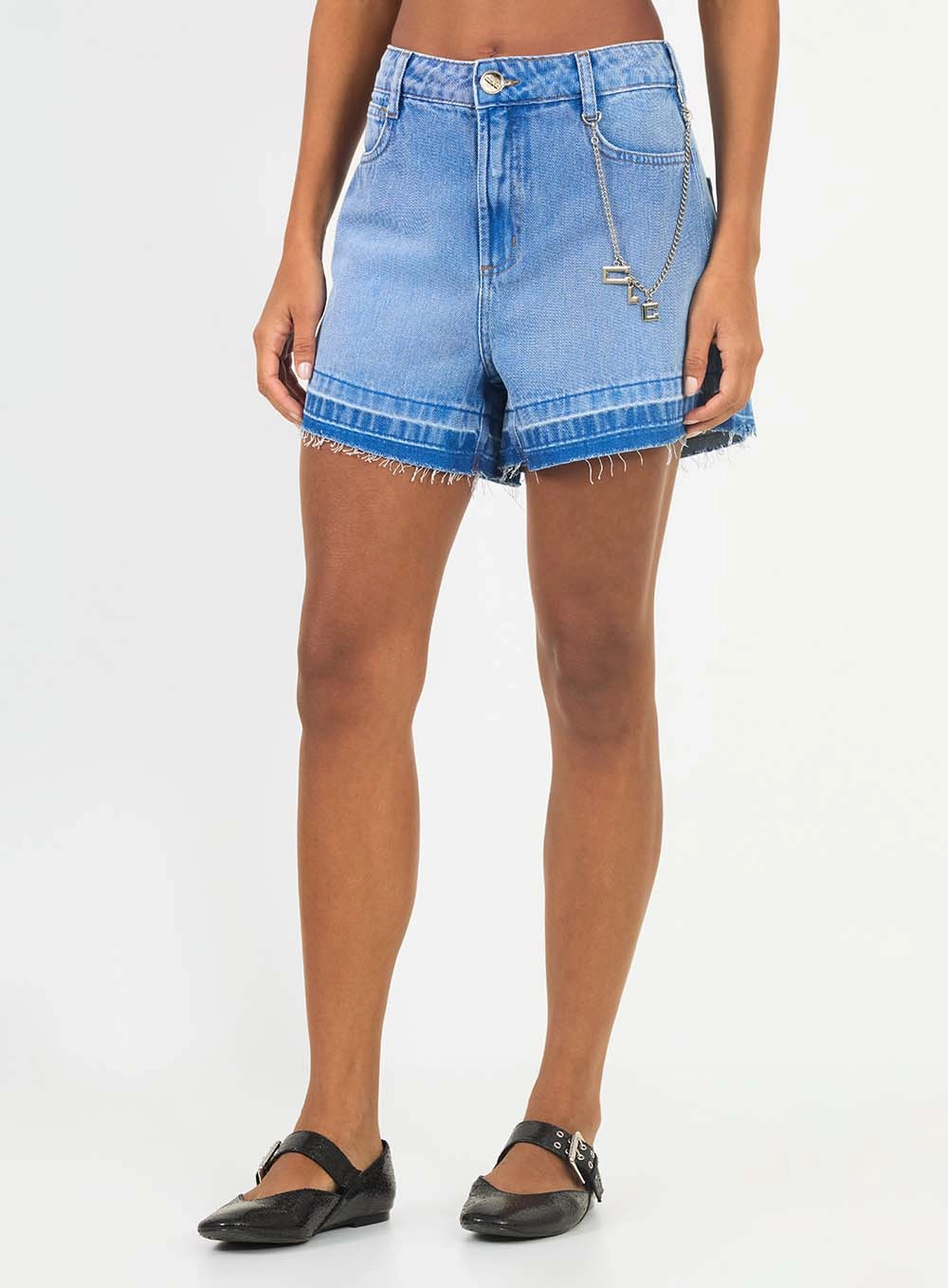 Short Jeans Médio Com Barra Fio Índigo 3