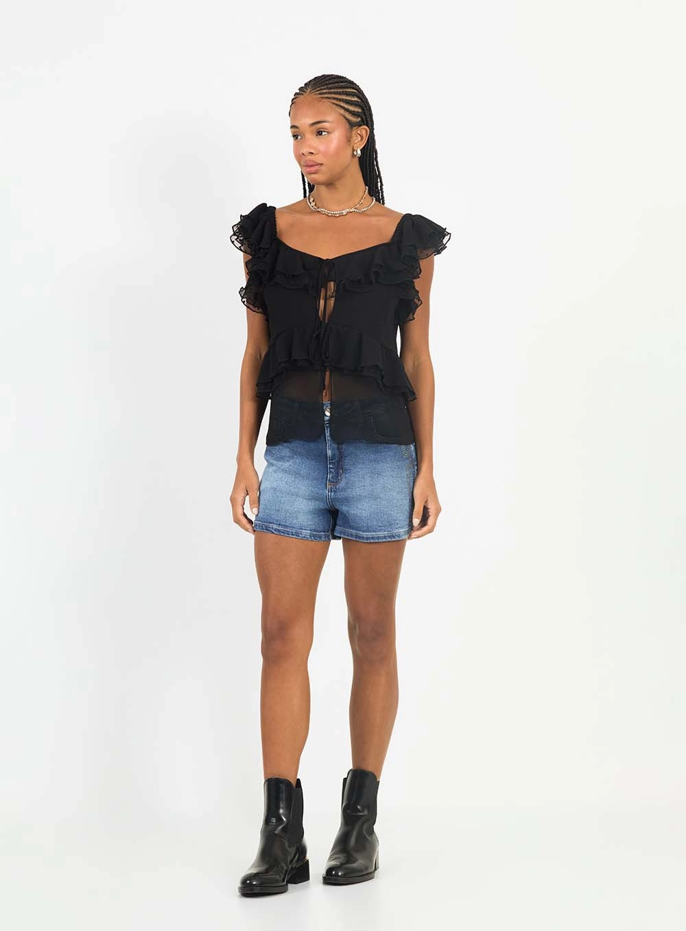 Short Jeans Slim Com Aplicação Índigo 1