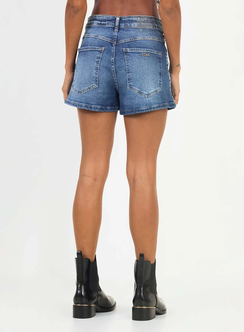 Short Jeans Slim Com Aplicação Índigo 4