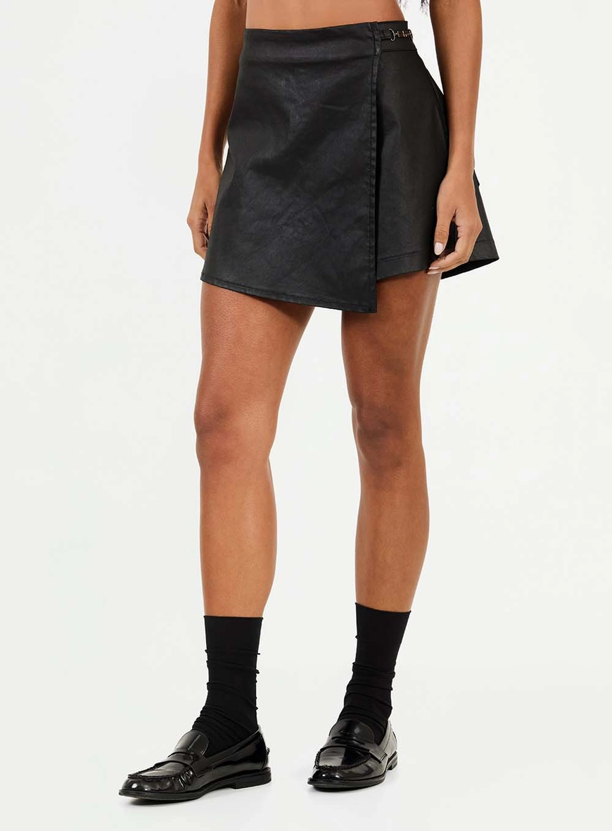 Short Saia Sarja Resinado Preto 3