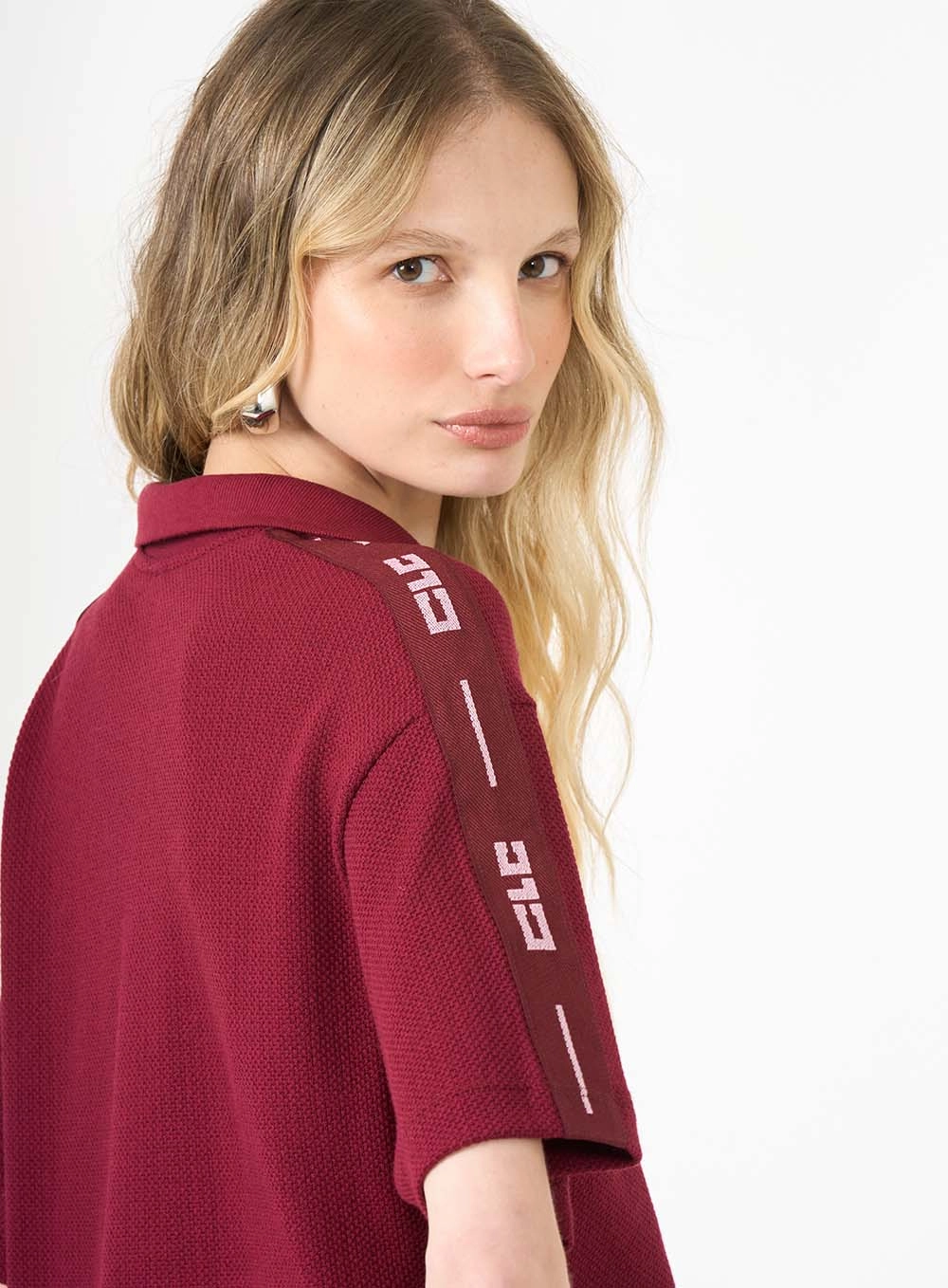 Polo Oversized Texturizada Bordô 3