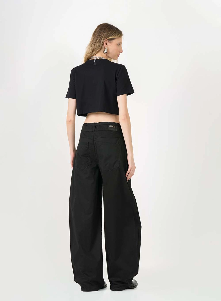 Camiseta Regular Cropped Com Detalhe Frontal Preto 4
