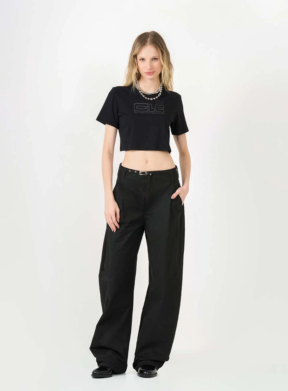 Camiseta Regular Cropped Com Detalhe Frontal Preto 3