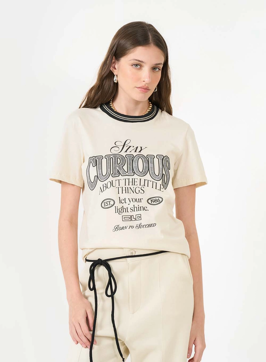 Camiseta Feminina Regular Estampada Bege Italian 1