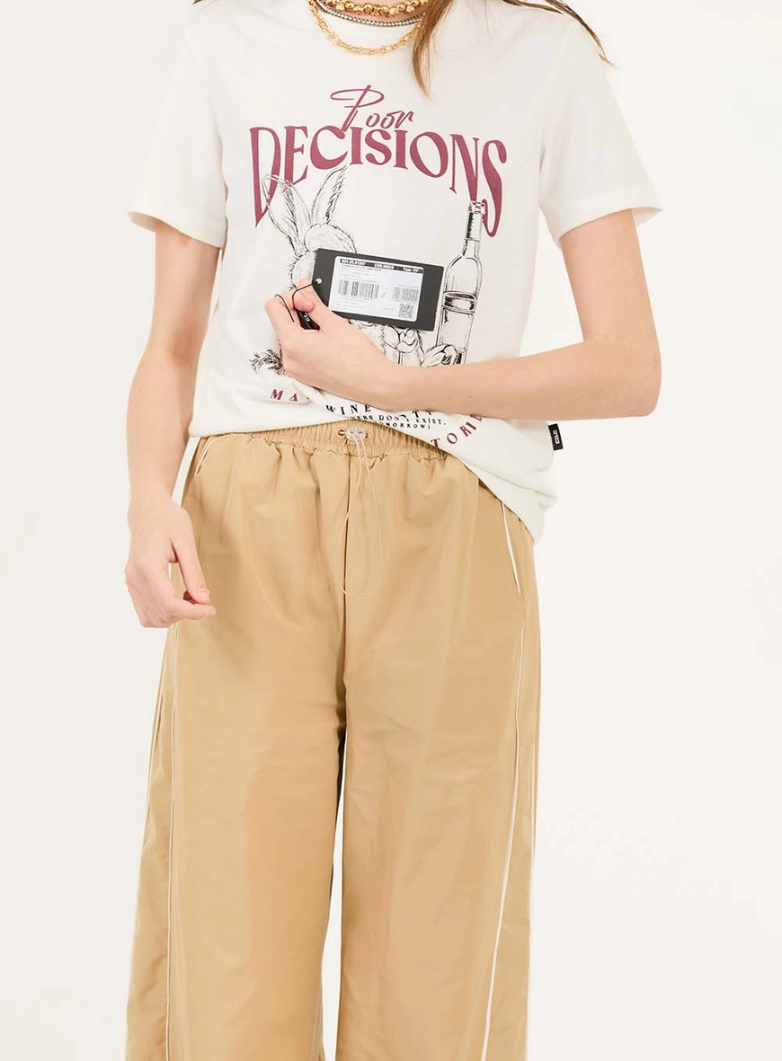 Camiseta Regular Com Estampa Artistic Decisions Off Shell 4