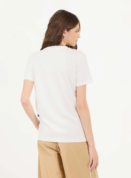 Camiseta Regular Com Estampa Artistic Decisions