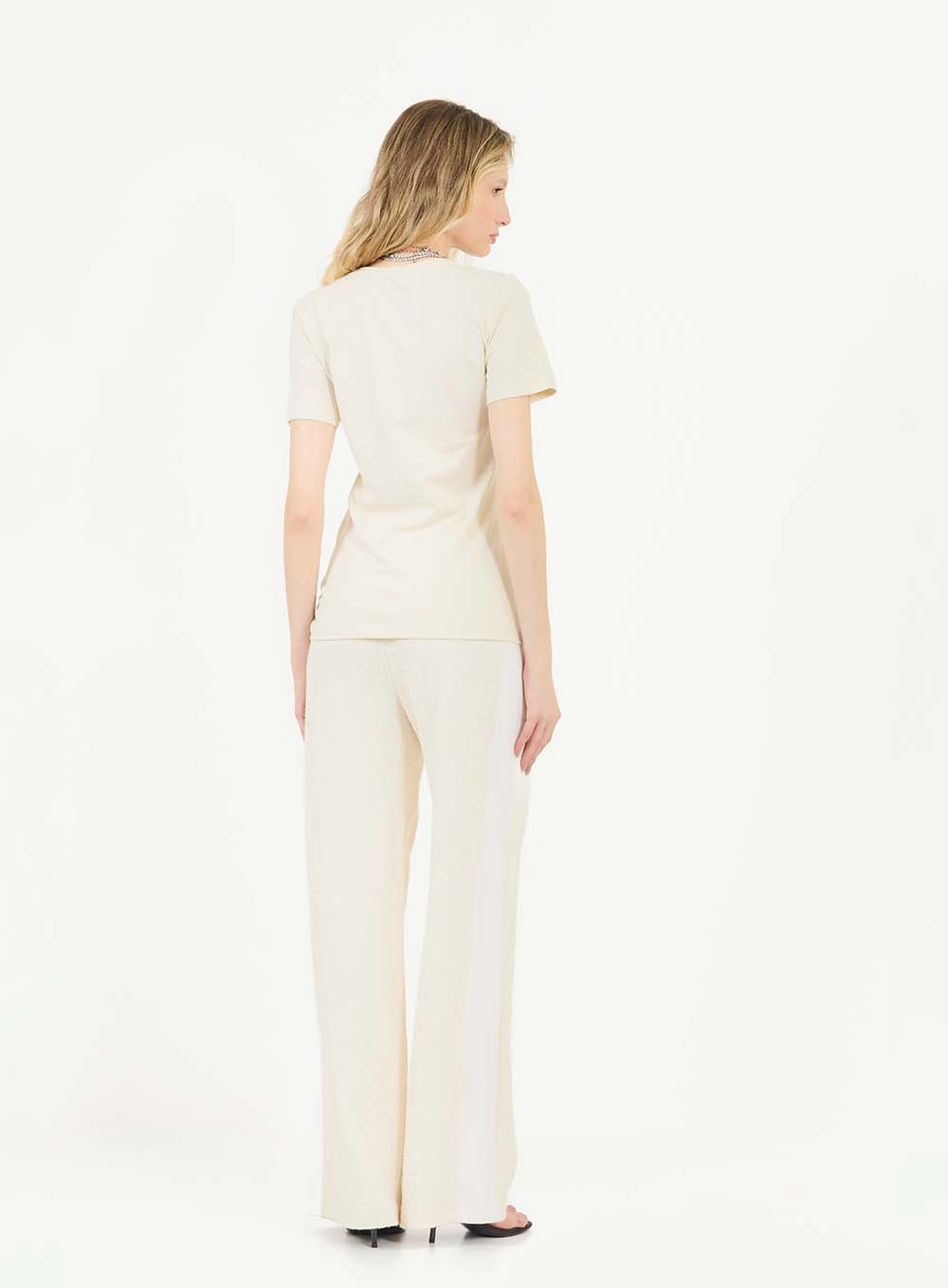 Camiseta Básica Slim Com Detalhe Bege Italian 5