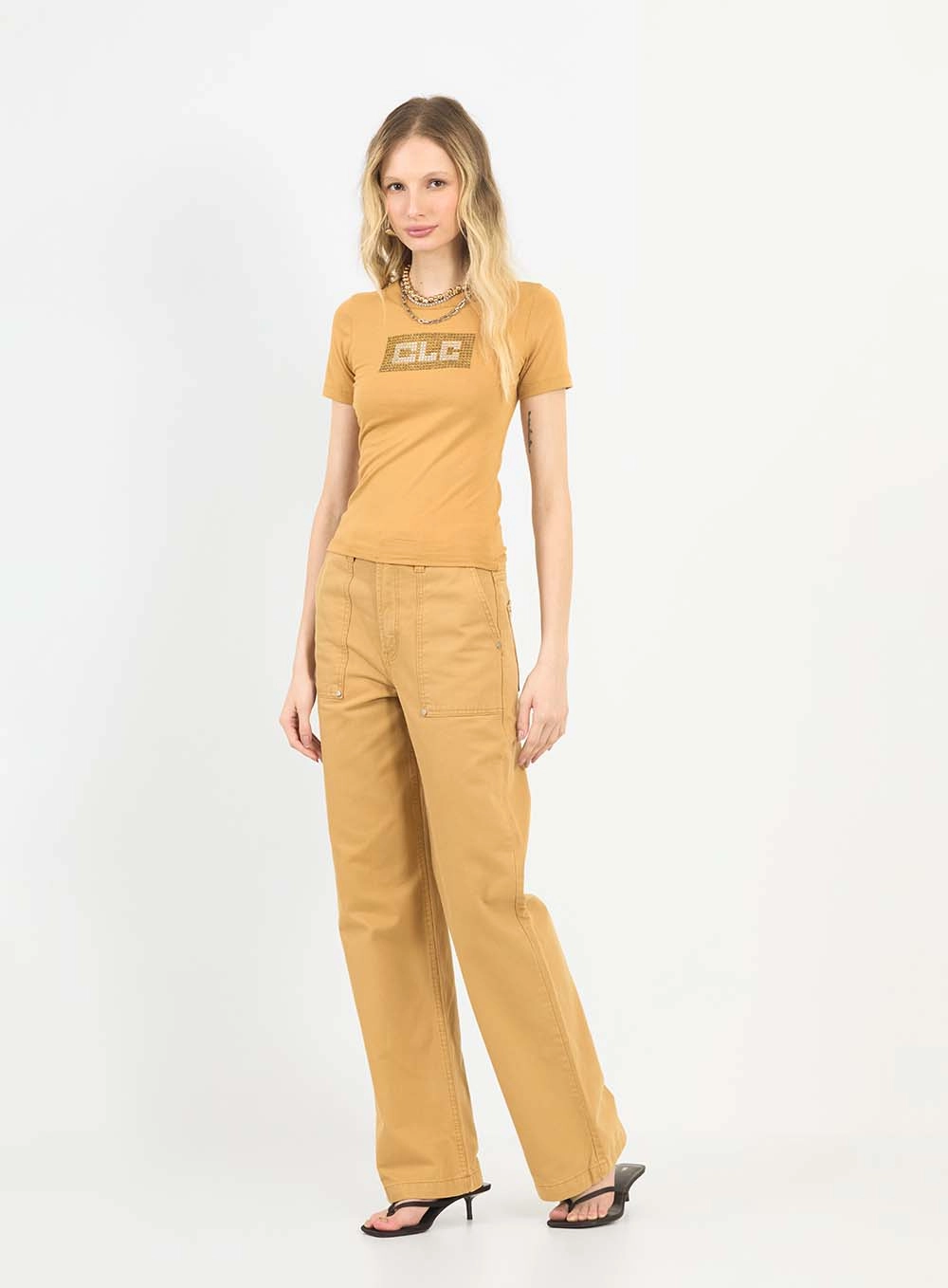 Camiseta Baby Look Com Aplicação Marrom 4
